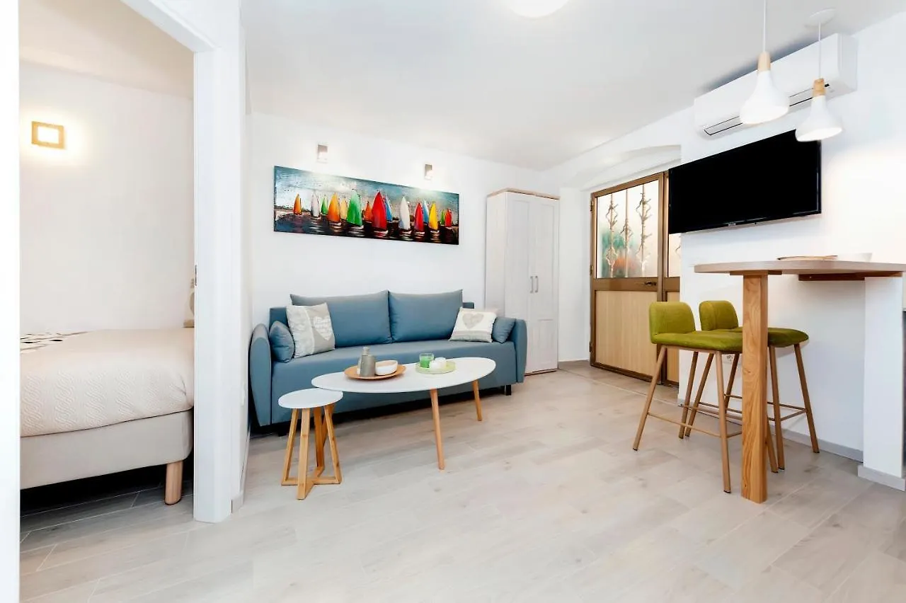 Apartment Amici With Terrace In Center Of Rovinj