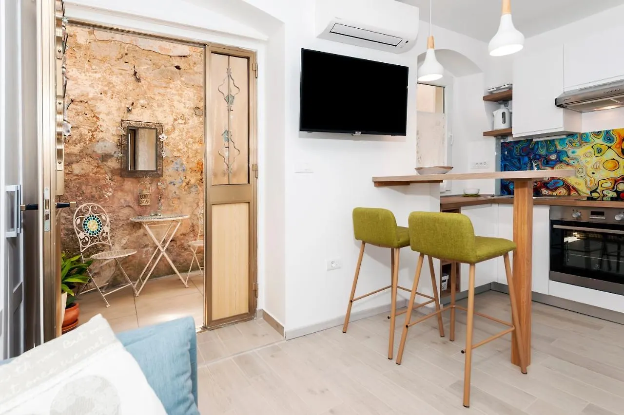 Apartment Amici With Terrace In Center Of Rovigno 0*,