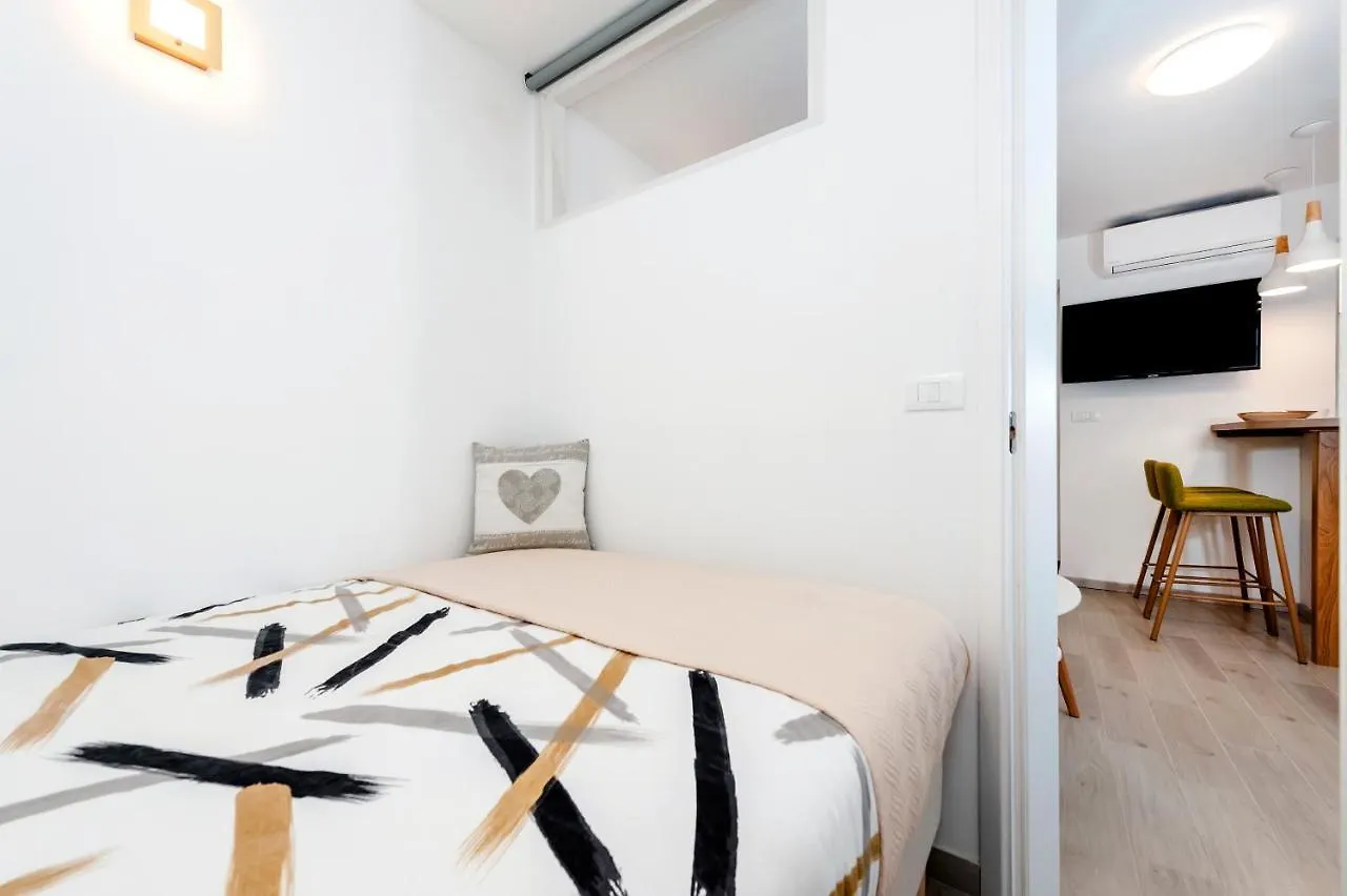 Apartment Amici With Terrace In Center Of Rovinj