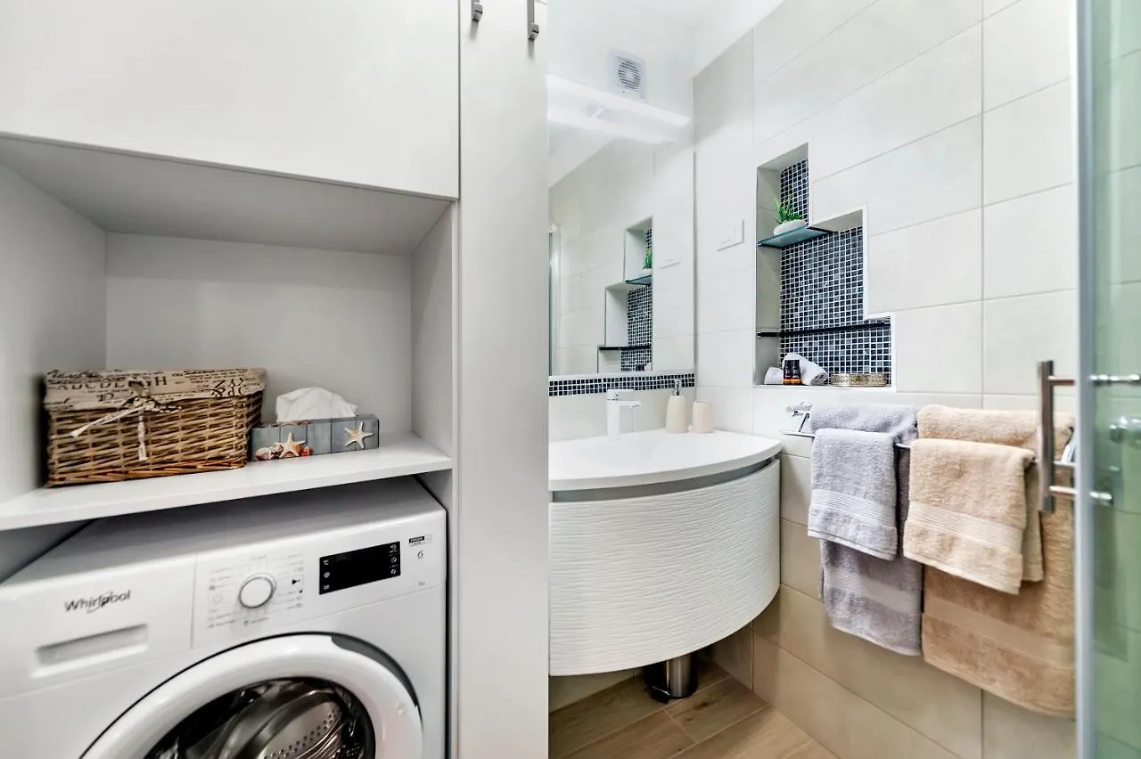 Apartment Amici With Terrace In Center Of Rovinj